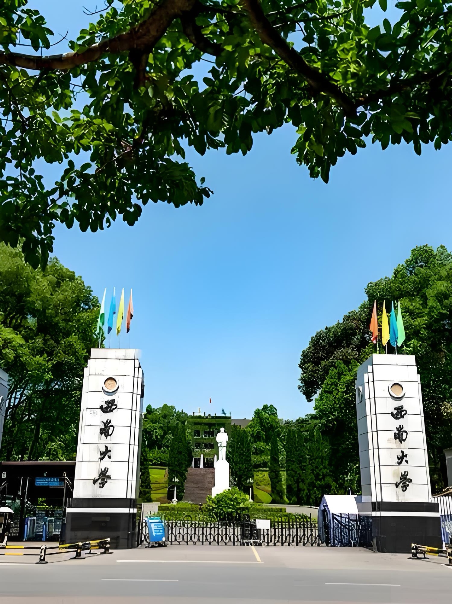 在广西报读三峡大学同等学力申请硕士学位，是否需要到三峡大学本部学习？  不需要，广西有教学点，报读请直接联系老师即可。